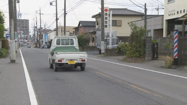 道路横断中の女性死亡　はねられた後ひかれる　群馬・館林市