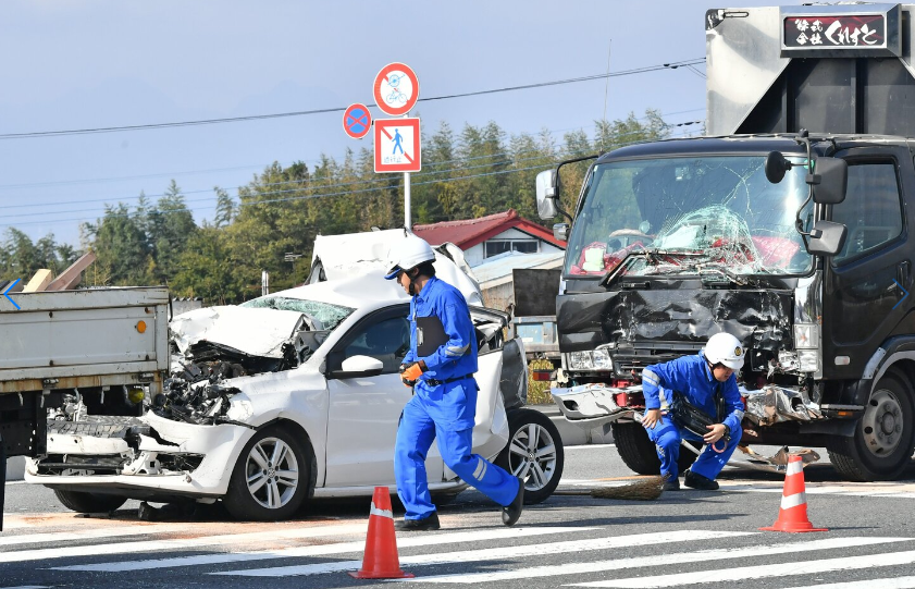 群馬・前橋市で4台玉突き事故　2人けが